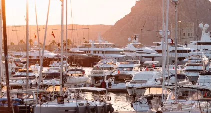 YALIKAVAK MARINA. Всё для вас!