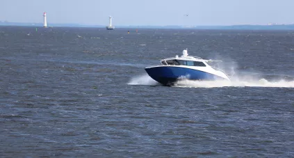 Trident Cruiser 975