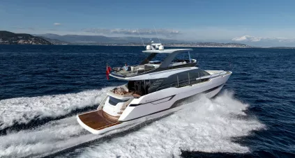 Fairline Squadron 68: оперативный рестайлинг