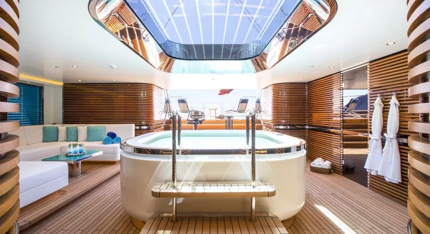 «Пляжный клуб» на паруснике Aquijo (Oceanco, 86 м) - фото