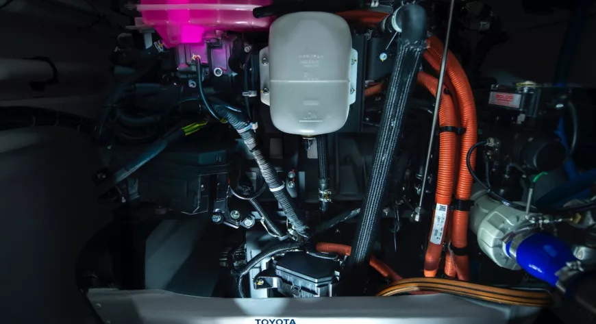 Топливная ячейка, которой оснащаются автомобили 
Toyota Mirai - фото