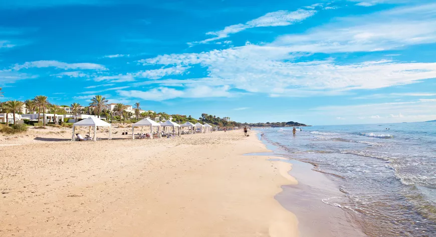 В распоряжении 
гостей Riviera 
Olympia Resort — 
два километра 
собственного 
песчаного 
побережья - фото