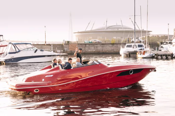 Стильный Velvette NGT 27 одним своим видом намекает на получение острых ощущений   - фото