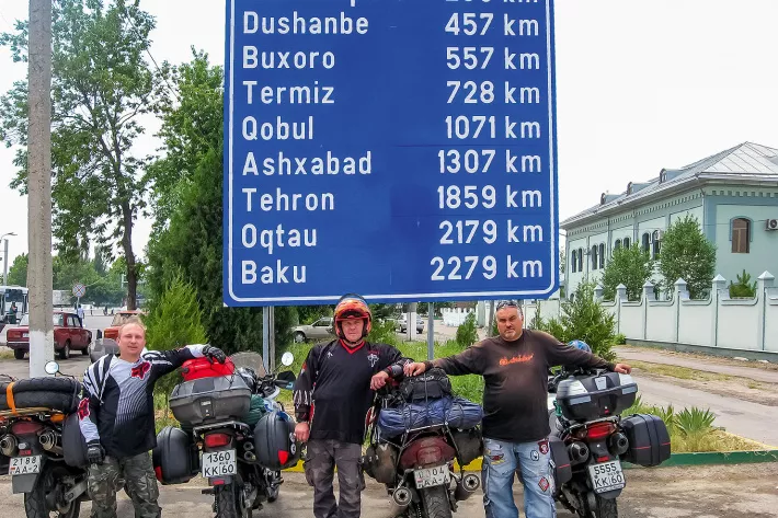 В Ташкенте.
До дома по кратчайшему
пути — 4000 км - фото