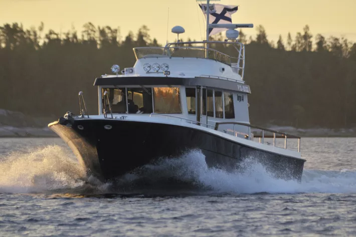 Targa 44 в путешествии
из Ладоги в Белое море.
Близкая серийная модель
Targa 42 участвовала в гонке
специальных скоростных
катеров Round Britain Race 2008,
где показала достойный
результат - фото