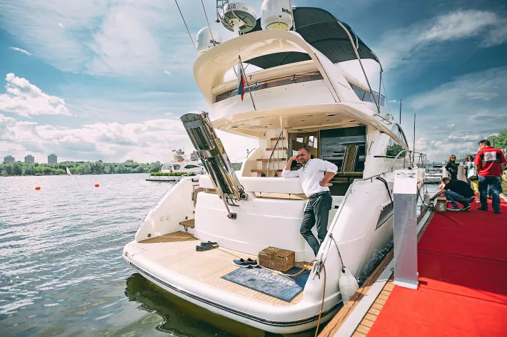Fairline Phantom 48 от компании West Nautical - фото