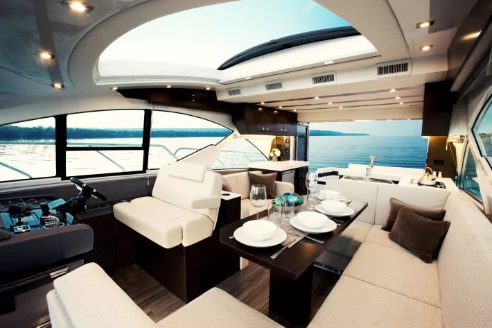 Дизайн яхтенных интерьеров — важное направление деятельности студии Facheris Design - фото