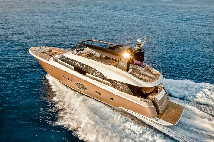 Моторная яхта MCY 86
(Monte Carlo Yachts) - фото
