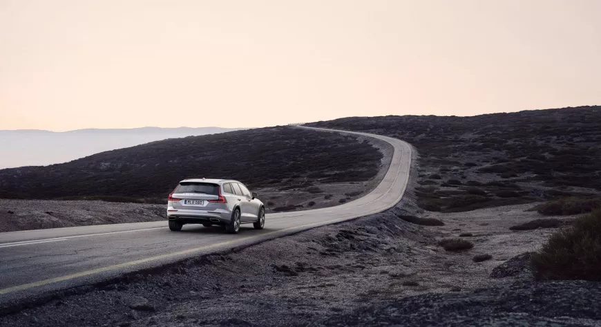 Volvo V60 Cross country — настоящий универсал - фото 9
