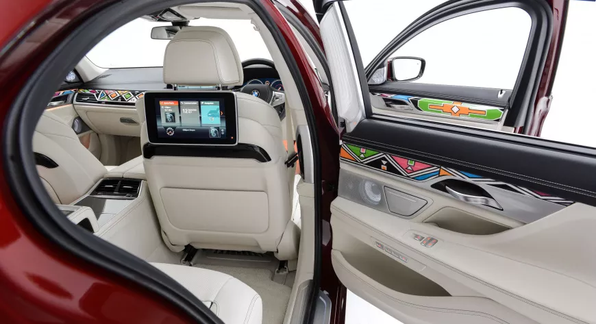 Оснащение автомобиля включает не только готовые детали из коллекции BMW Individual, но и уникальные элементы - фото