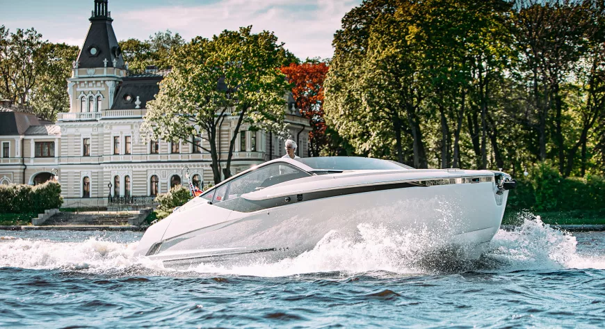 Fairline F-Line 33 на Неве - фото 3
