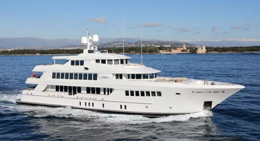 Fraser Yachts покажет брокеражную суперяхту Mirgab VI (Hakvoort, 2010) 
на выставках в Каннах и Монако - фото