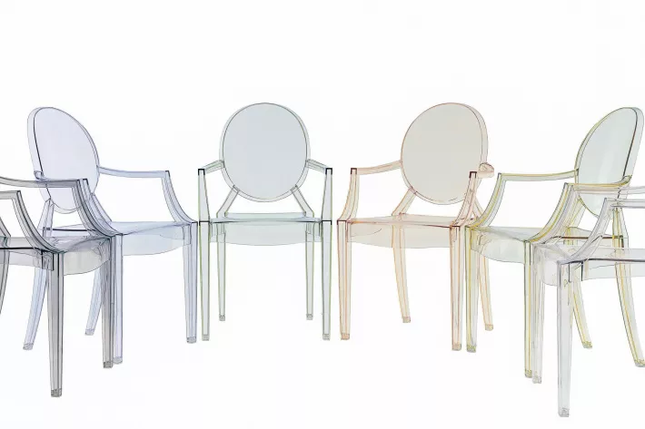 Кресла-невидимки Louis Ghost, Kartell. Дизайнер — Филипп Старк - фото