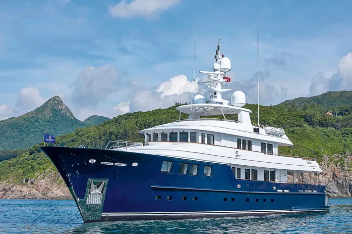 Моторная яхта Star 138 верфи Kingship Marine.
Длина 42,00 м, 
ширина 8,40 м,
вместимость 427 рег. т,
мощность 2 × 760 л.с., скорость 14 узлов - фото
