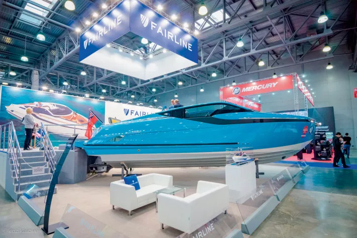 Fairline F-Line 33 —премьера Cannes Yachting Festival 2019 — уже в Москве и готова к тест-драйвам! - фото