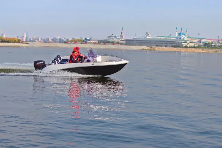 На Velvette 16 Prime во время теста на Волге в Казани - фото