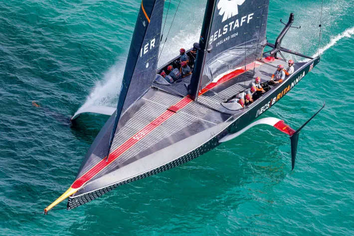 America’s Cup — это вершина экстремального парусного спорта. От членов экипажей требуется самая серьезная подготовка - фото