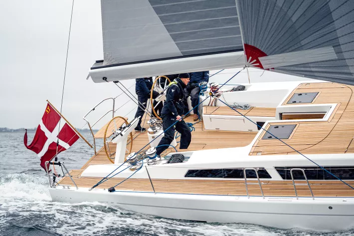 Палубное оборудование поступает в основном от компаний Andersen, Harken, Seldén и Spinlock  - фото
