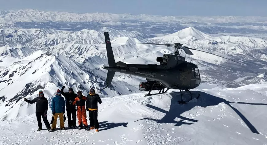 Eurocopter AS350B3 — глубоко модернизированный вертолет, первым в мире приземлившийся на вершине горы Эверест
 - фото