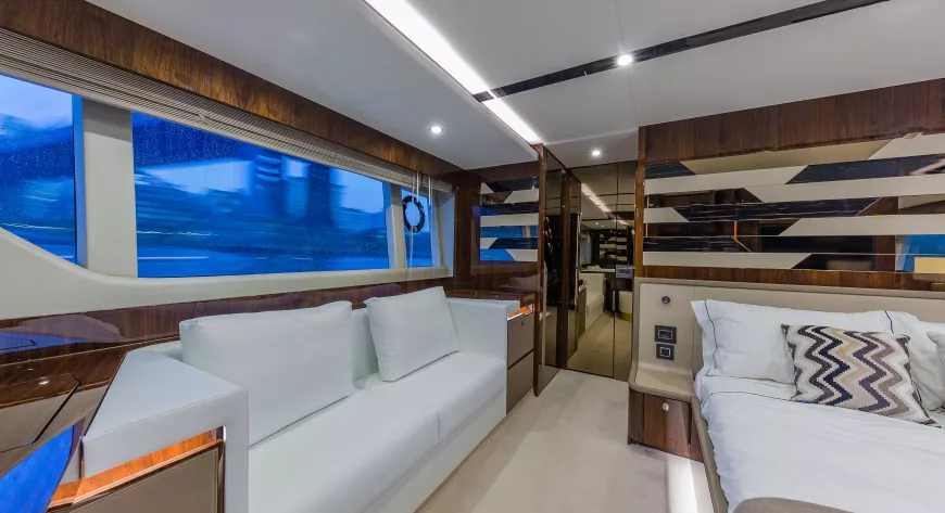 Fairline Squadron 68 - фото 2