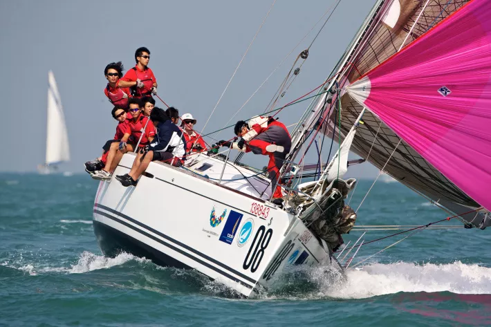 В Китае проходит несколько престижных парусных регат,  включая China Cup International Regatta (CCIR)
 - фото