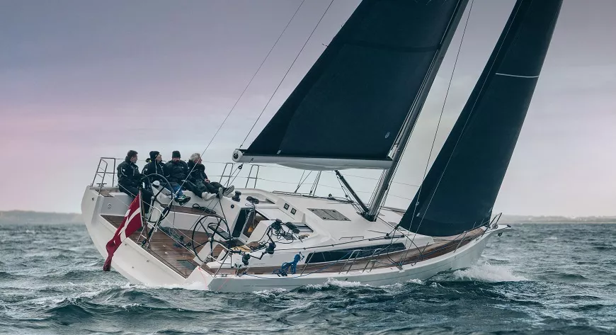 Прелесть моделей X-Yachts серии X в том, что они хороши и в круизном формате, и позволяют гоняться в регатах достаточно высокого уровня благодаря отличным ходовым качествам - фото
