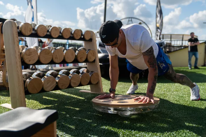 Деревянные тренажеры MFITNESS очень нравятся взрослым... - фото
