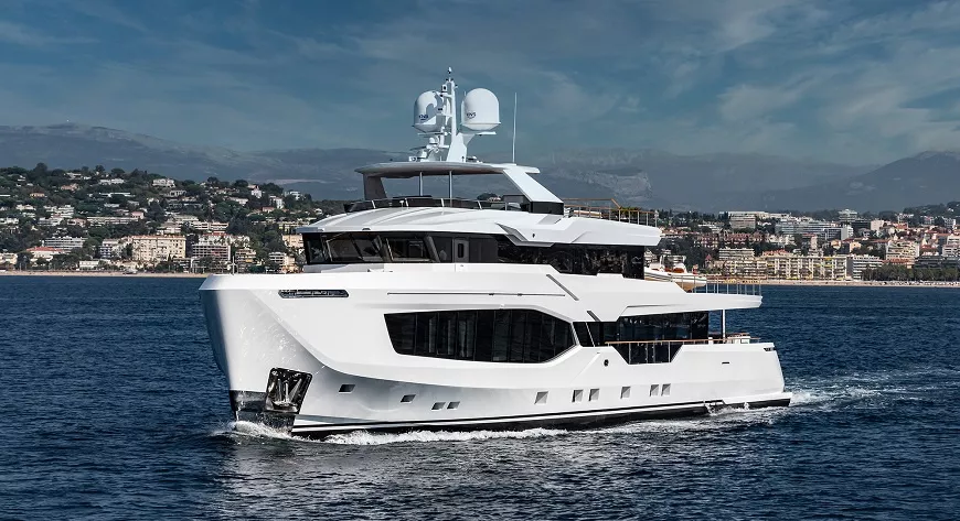 Numarine 37XP 
делает мечты о дальнем морском походе реальностью - фото
