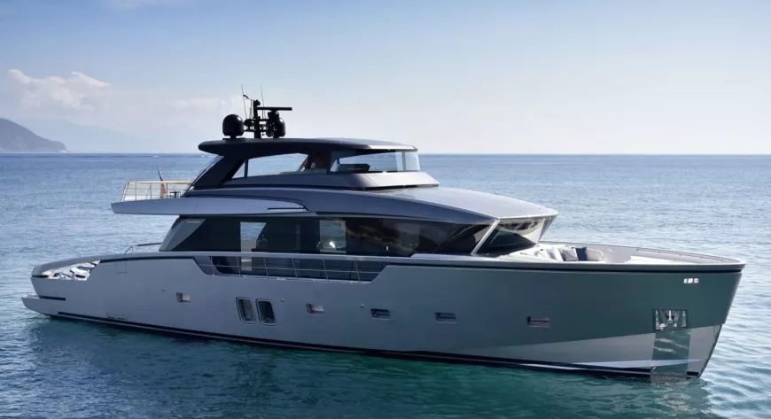 Модель Sanlorenzo SX88 — «кроссовер», объединяющий качества флайбриджных яхт и эксплореров, со множеством вариантов планировки  пространства на борту - фото