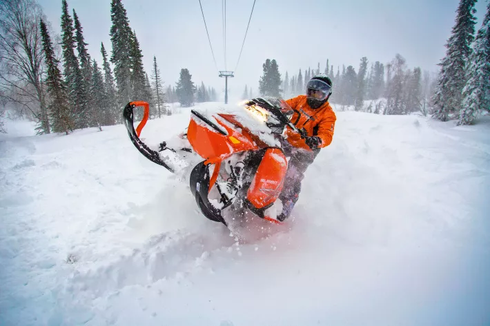 Все обновленные модели Ski-Doo Summit Х получат увеличенный радиатор и опциональную комплектацию Т3.

 - фото