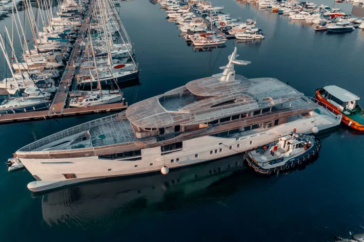 Eternal Spark верфи Biglin Yachts в процессе строительства - фото