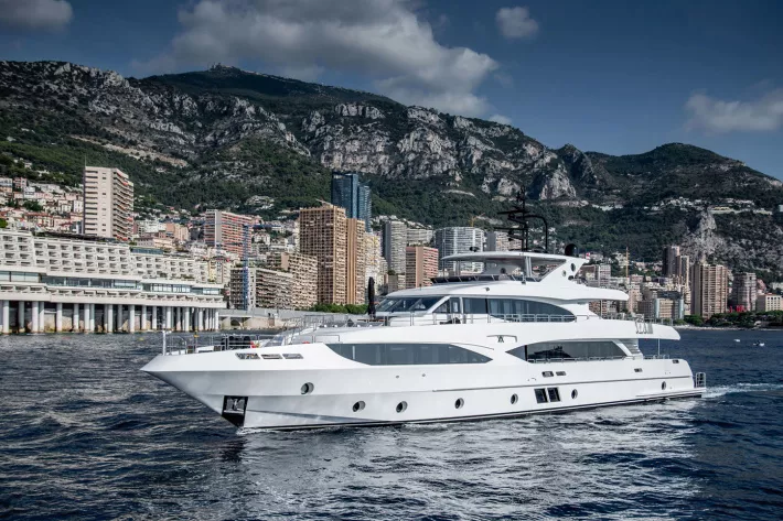 Majesty 125 AltaVita прибывает на выставку Monaco Yacht Show 2018 - фото