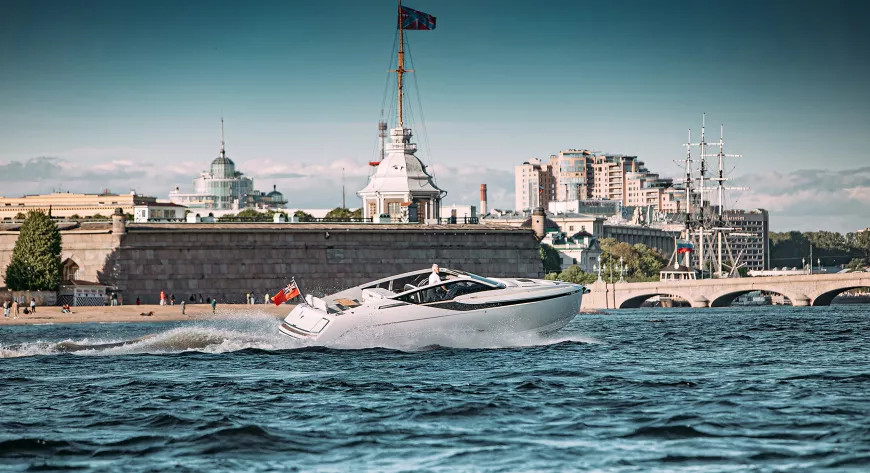 Fairline F-Line 33 на Неве - фото 5