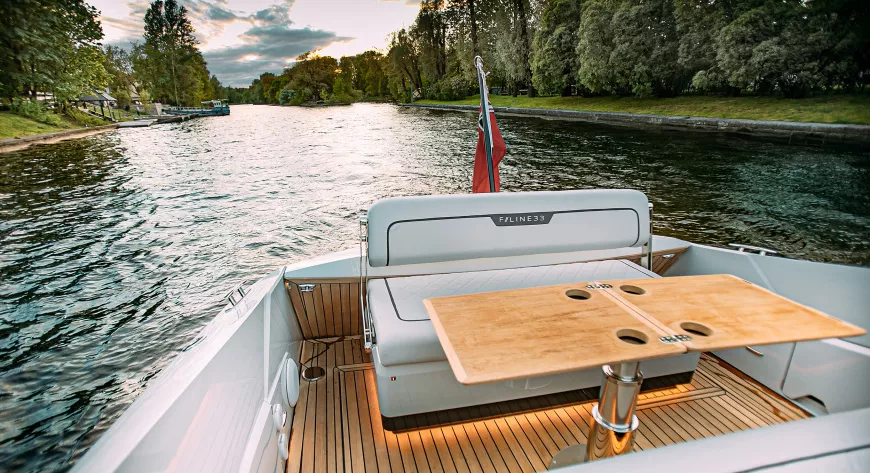 Fairline F-Line 33 на Неве - фото 2