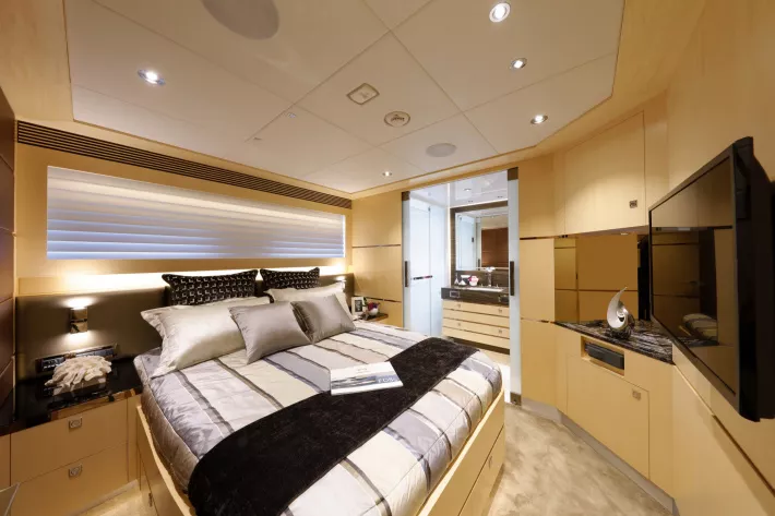 Одна из VIP-кают
для гостей - фото
