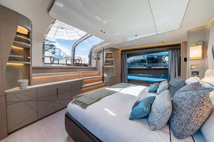 Мастер-каюта Sunseeker 100 Yacht - фото
