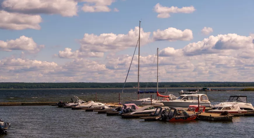 Марина загородного клуба West - фото