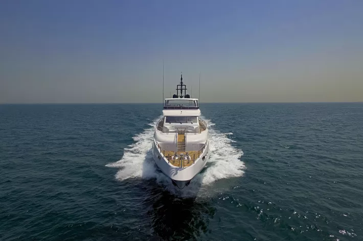 В России Majesty 
и другие бренды Gulf Craft представляет компания 
Jonacor Marine

 - фото