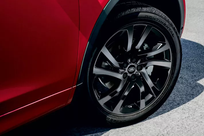 Для Discovery Sport предусмотрены колесные диски диаметром от 17 до 20˝ - фото