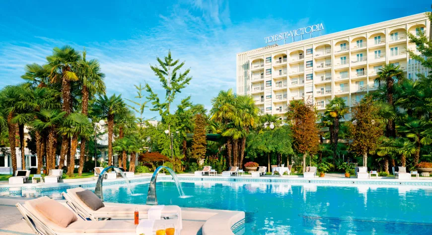 Grand Hotel Trieste
& Victoria.
Сервировка буфета
перед открытием
ресторана Diaz  - фото