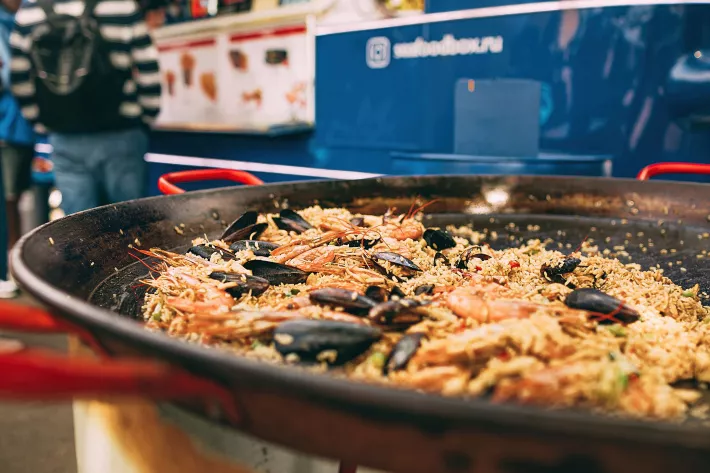 SeaFoodBox кормил участников и гостей боат-шоу блюдами из свежих морепродуктов - фото