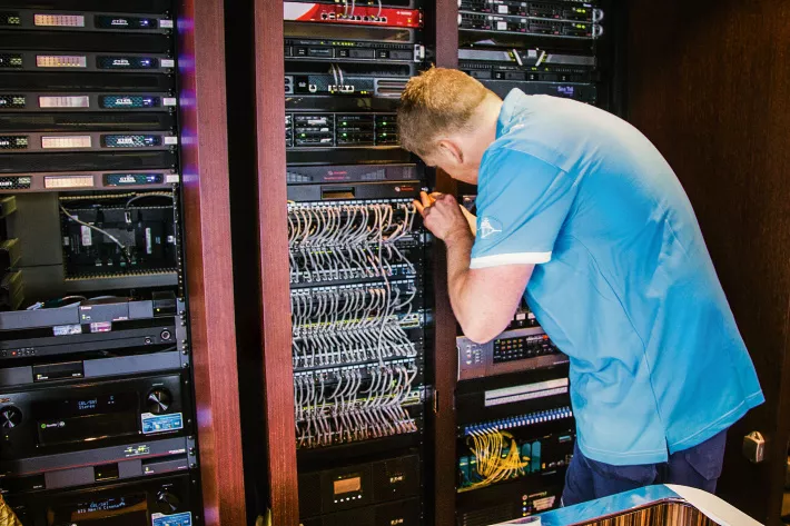 IT-комплексы 
на крупных яхтах порой превосходят таковые в больших корпорациях - фото
