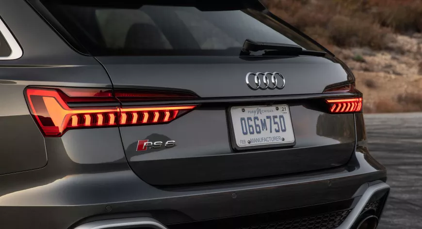 RS 6 Avant называют самой дерзкой и неистовой моделью из представленной триады  - фото