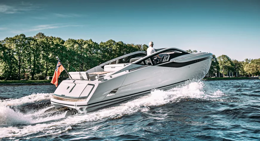 Fairline F-Line 33 на Неве - фото 1