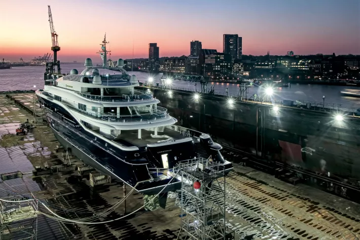 Суперъяхта Carinthia VII после грандиозного рефита на Lürssen блистала на Monaco Yacht Show 2023 - фото