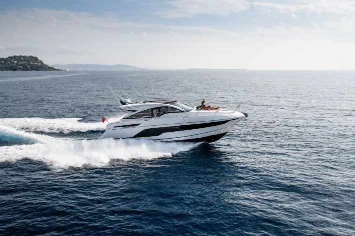 Мировая премьера от Fairline Yachts — Targa 43 Open - фото