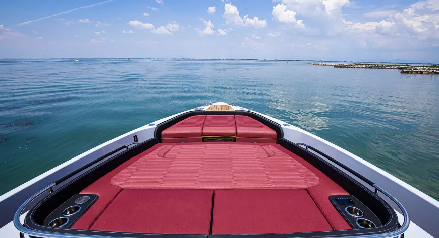 Cranchi A46 Luxury Tender. Начало новой линейки? - фото 2