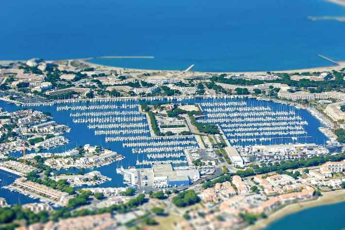 Панорама марины-­«деревни» Port Camargue на 4000 яхт в устье Роны (Франция) - фото