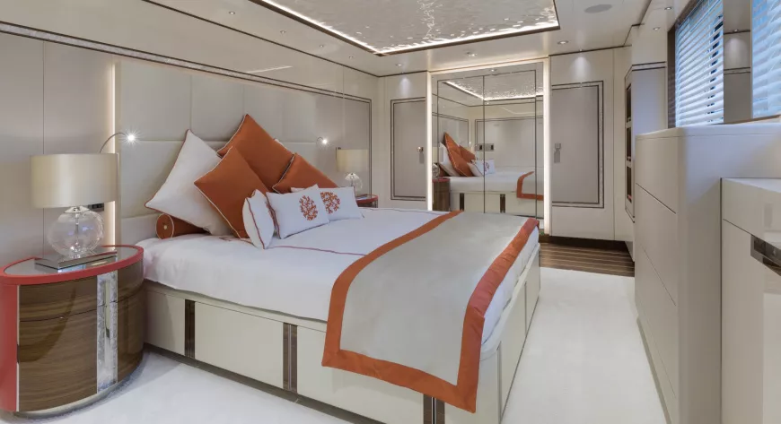 Одна из двух VIP-кают
 - фото