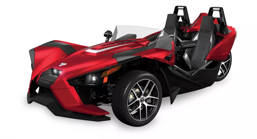 Slingshot 
подразумевает 
автомобильную 
посадку 
и мотоциклетный 
драйв - фото